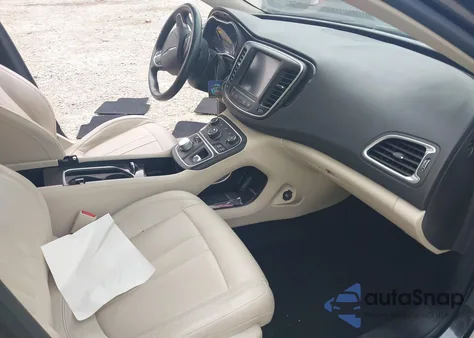 2015 Chrysler 200 C z USA, uszkodzony, nr VIN 1C3CCCCB5FN742526